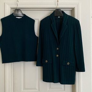 Elegant ST JOHN COLLECTION Green Knit Jacket with Green Knit Top Size 14/L